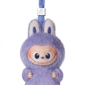 Labubu Pin For Love ?